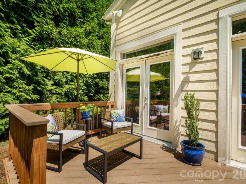 4004 La Crema Drive, Charlotte, NC 28214.  MLS# CAR4409907, YatesRealty ID 47214. 