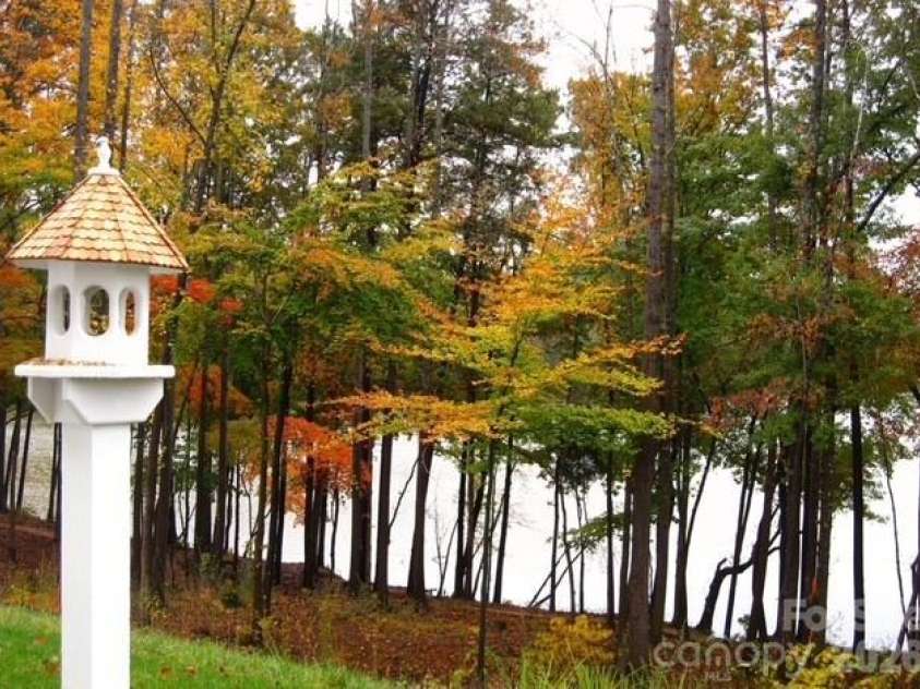 4004 La Crema Drive, Charlotte, NC 28214.  MLS# CAR4409907, YatesRealty ID 47214. Fall Views
