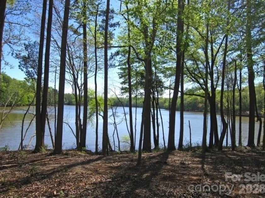 4004 La Crema Drive, Charlotte, NC 28214.  MLS# CAR4409907, YatesRealty ID 47214. Spring Views
