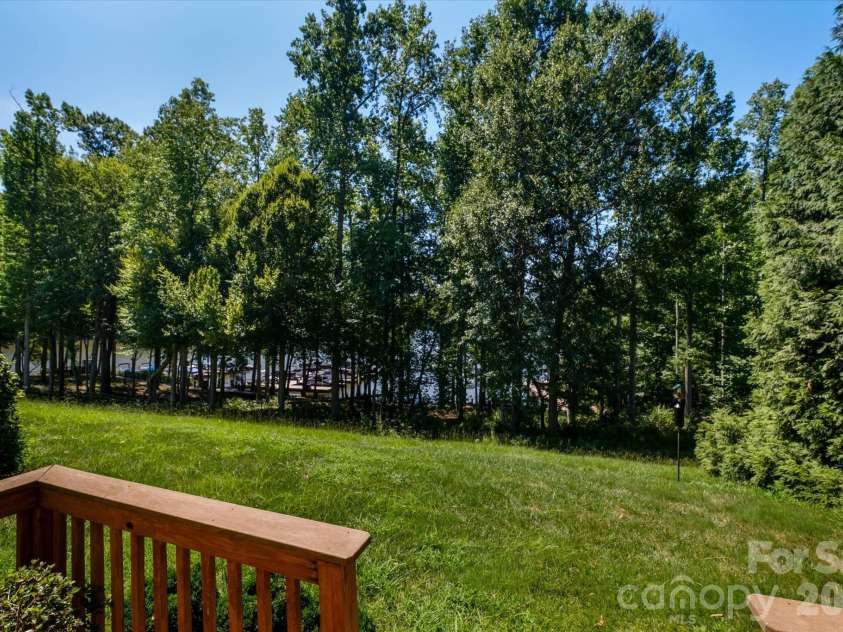 4004 La Crema Drive, Charlotte, NC 28214.  MLS# CAR4409907, YatesRealty ID 47214. Summer Views