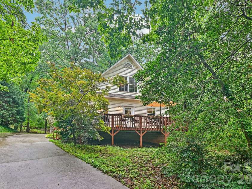 8658 Dog Leg Road, Sherrills Ford, NC 28673.  MLS# CAR4407816, YatesRealty ID 47215. 