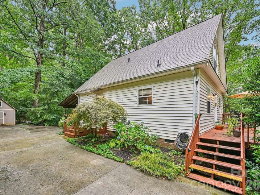 8658 Dog Leg Road, Sherrills Ford, NC 28673.  MLS# CAR4407816, YatesRealty ID 47215. 