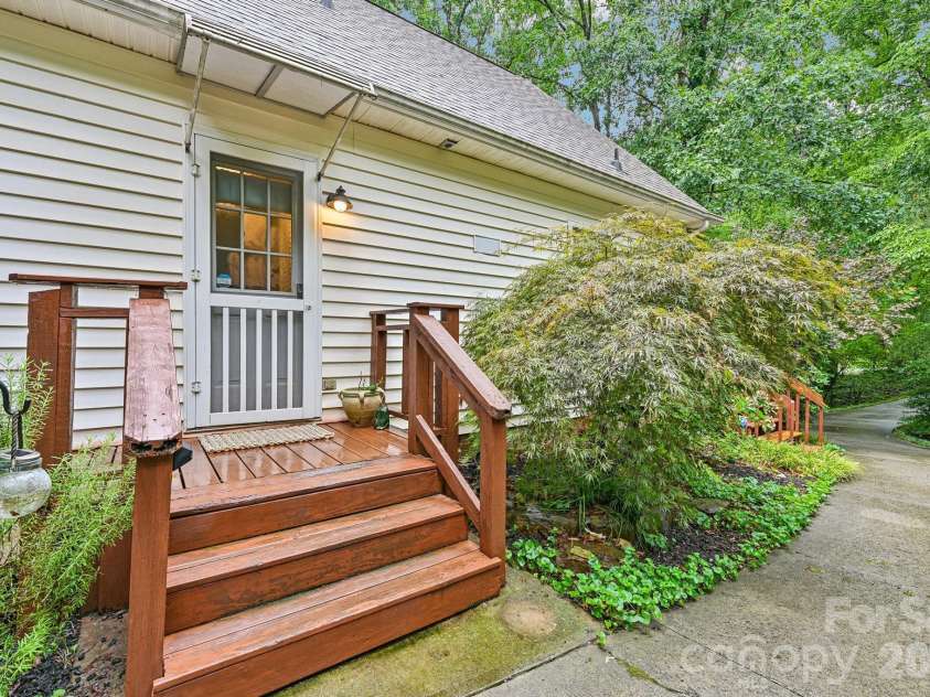 8658 Dog Leg Road, Sherrills Ford, NC 28673.  MLS# CAR4407816, YatesRealty ID 47215. 