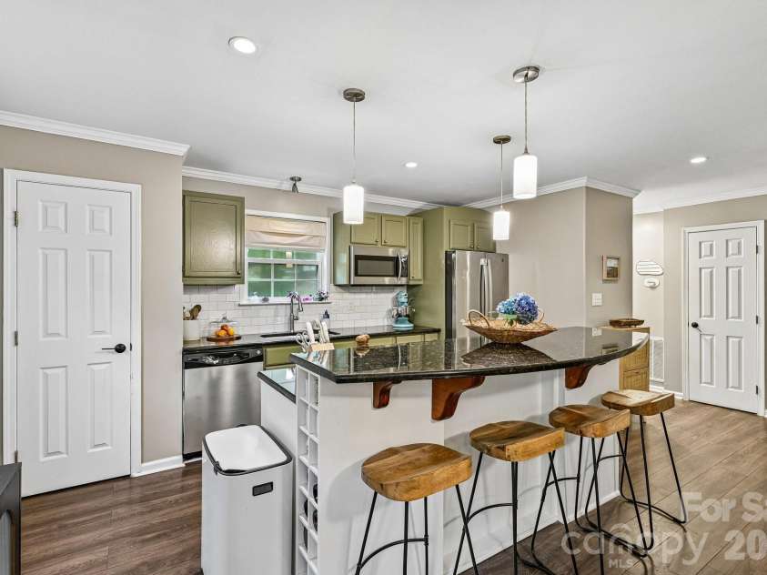 8658 Dog Leg Road, Sherrills Ford, NC 28673.  MLS# CAR4407816, YatesRealty ID 47215. 