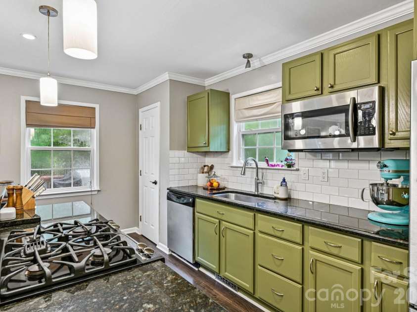 8658 Dog Leg Road, Sherrills Ford, NC 28673.  MLS# CAR4407816, YatesRealty ID 47215. 