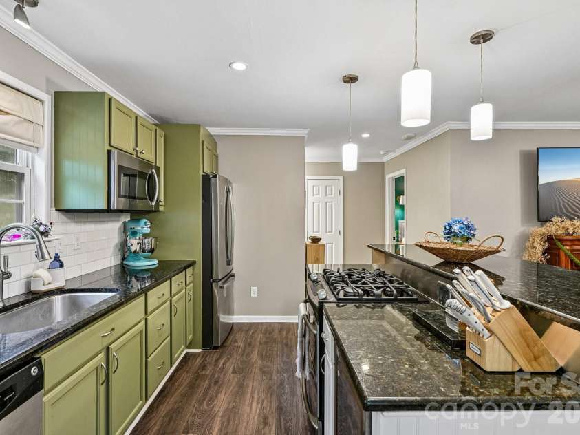 8658 Dog Leg Road, Sherrills Ford, NC 28673.  MLS# CAR4407816, YatesRealty ID 47215. 