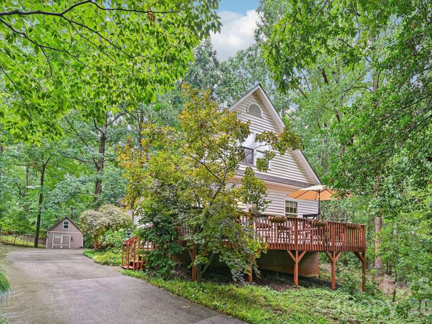 8658 Dog Leg Road, Sherrills Ford, NC 28673.  MLS# CAR4407816, YatesRealty ID 47215. 