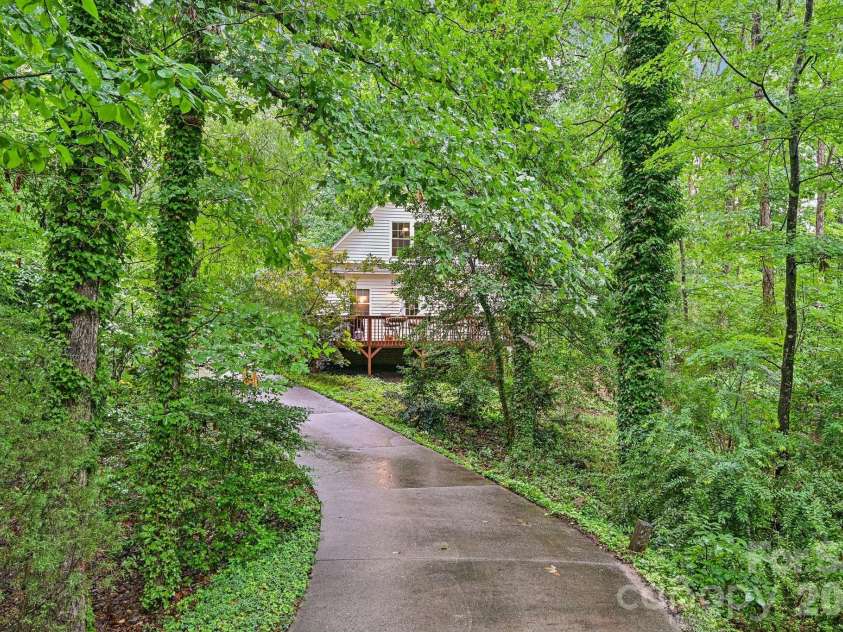 8658 Dog Leg Road, Sherrills Ford, NC 28673.  MLS# CAR4407816, YatesRealty ID 47215. 