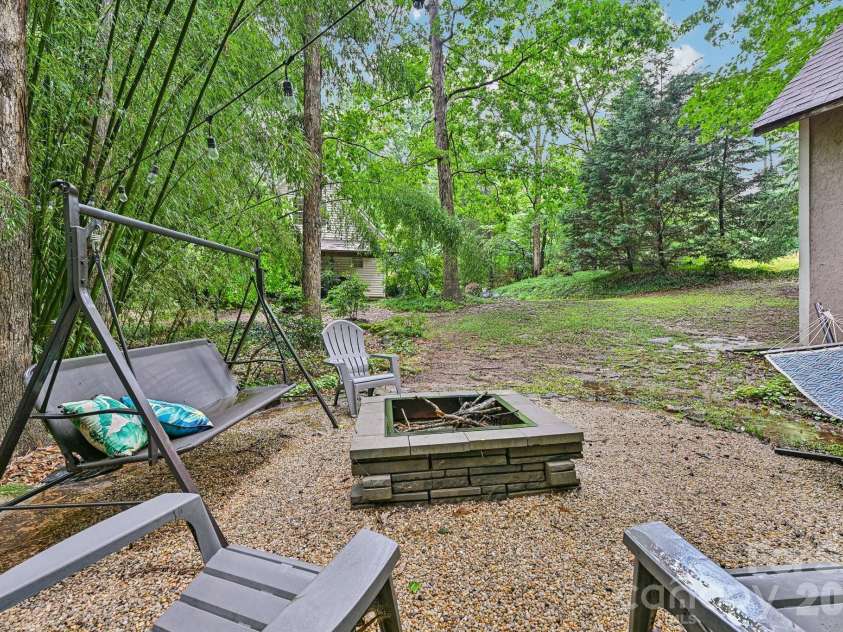8658 Dog Leg Road, Sherrills Ford, NC 28673.  MLS# CAR4407816, YatesRealty ID 47215. 
