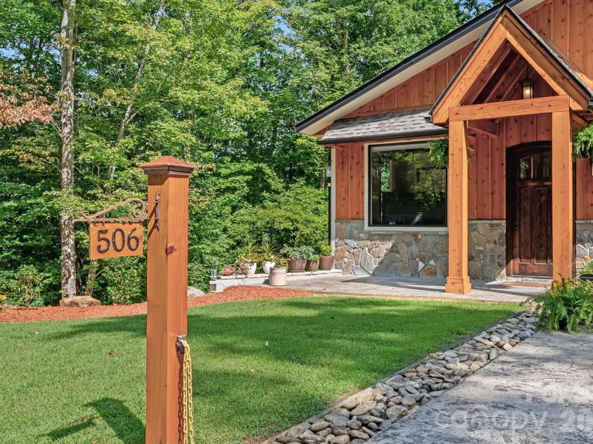 506 Silent Forest Drive, Canton, NC 28716.  MLS# CAR4418578, YatesRealty ID 47217. 