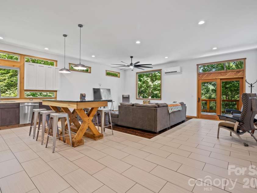 506 Silent Forest Drive, Canton, NC 28716.  MLS# CAR4418578, YatesRealty ID 47217. 