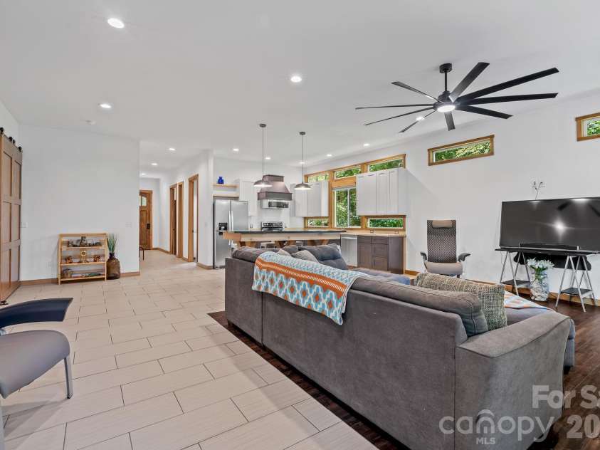 506 Silent Forest Drive, Canton, NC 28716.  MLS# CAR4418578, YatesRealty ID 47217. 