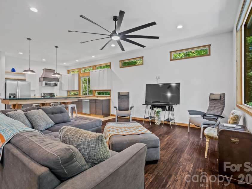 506 Silent Forest Drive, Canton, NC 28716.  MLS# CAR4418578, YatesRealty ID 47217. 