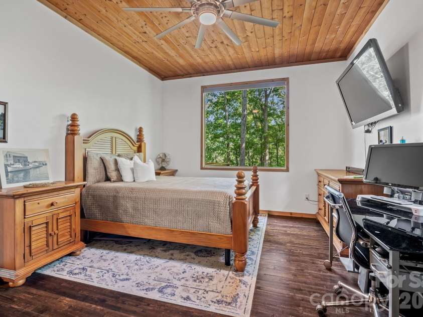 506 Silent Forest Drive, Canton, NC 28716.  MLS# CAR4418578, YatesRealty ID 47217. 
