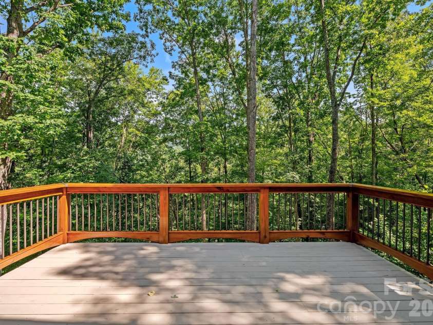 506 Silent Forest Drive, Canton, NC 28716.  MLS# CAR4418578, YatesRealty ID 47217. 