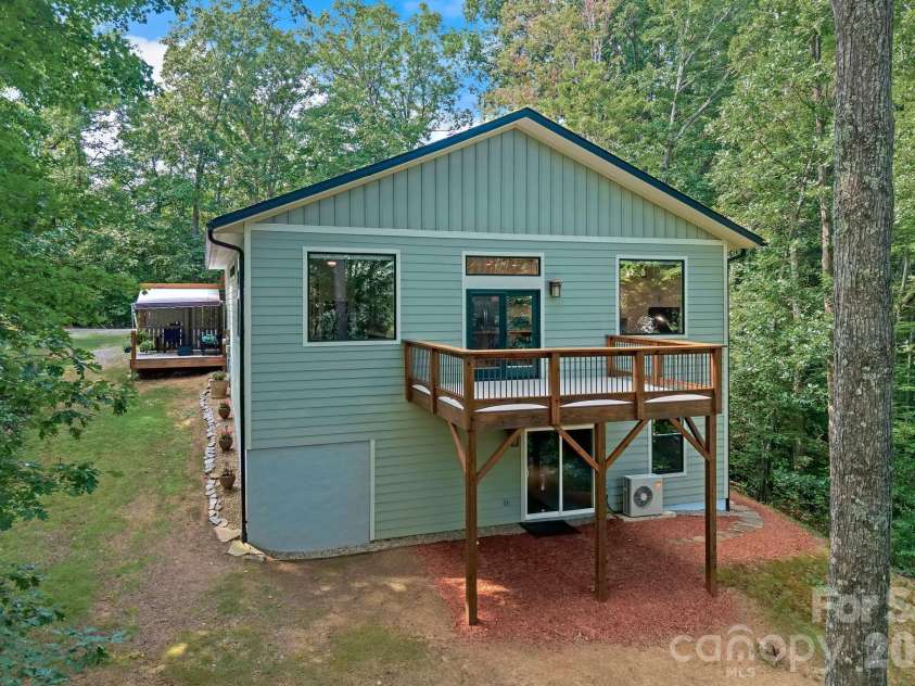 506 Silent Forest Drive, Canton, NC 28716.  MLS# CAR4418578, YatesRealty ID 47217. 