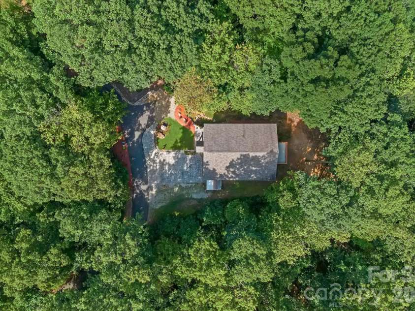 506 Silent Forest Drive, Canton, NC 28716.  MLS# CAR4418578, YatesRealty ID 47217. 
