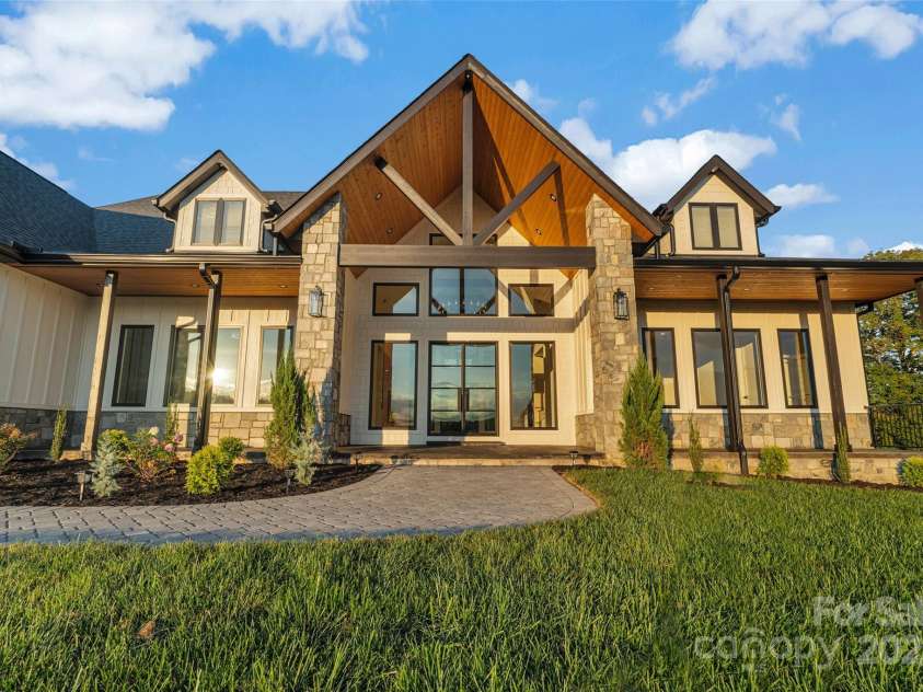 152 Golden Pasture Drive, Fletcher, NC 28732.  MLS# CAR4300478, YatesRealty ID 4722. 