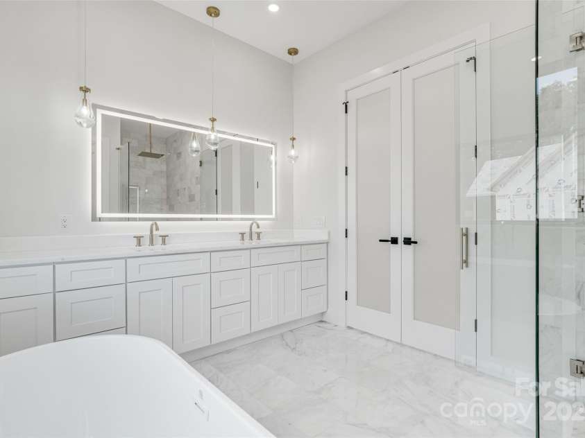 152 Golden Pasture Drive, Fletcher, NC 28732.  MLS# CAR4300478, YatesRealty ID 4722. 