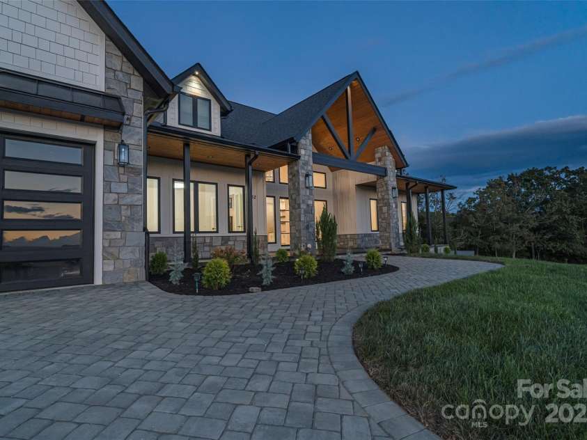 152 Golden Pasture Drive, Fletcher, NC 28732.  MLS# CAR4300478, YatesRealty ID 4722. 