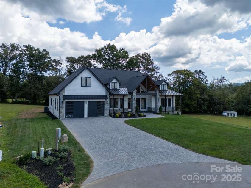 152 Golden Pasture Drive, Fletcher, NC 28732.  MLS# CAR4300478, YatesRealty ID 4722. 