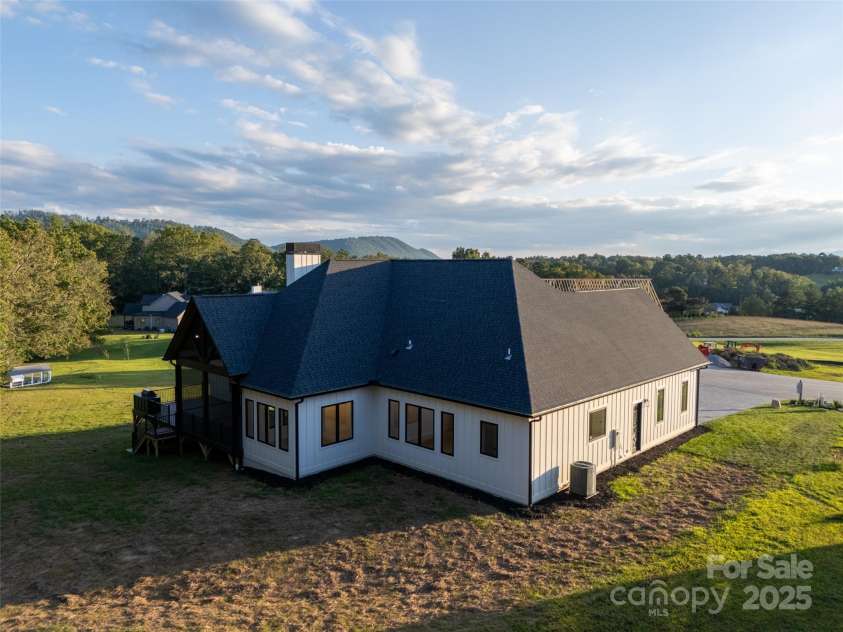 152 Golden Pasture Drive, Fletcher, NC 28732.  MLS# CAR4300478, YatesRealty ID 4722. 