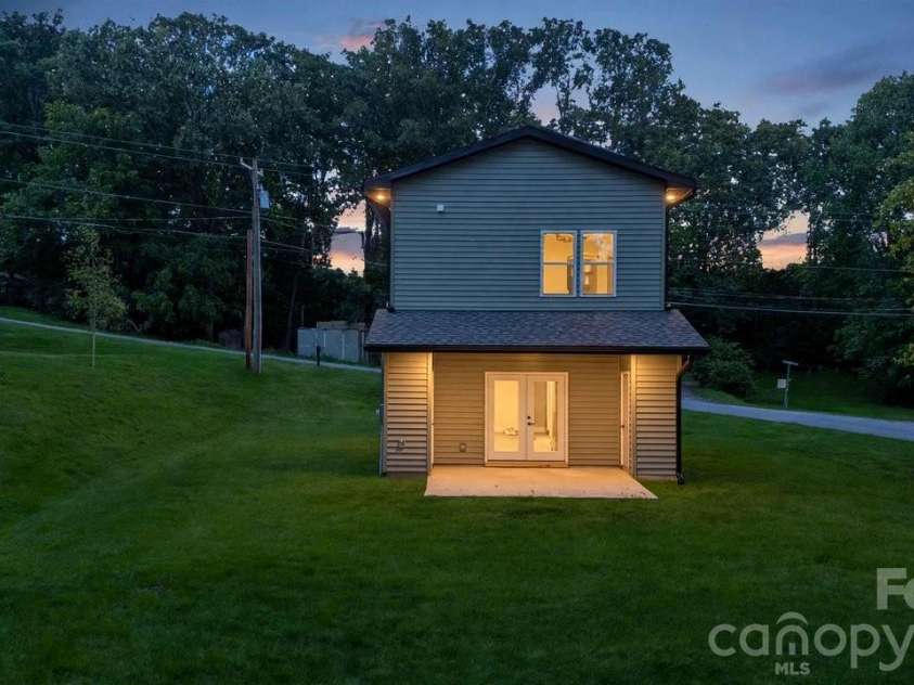 519 Homestead Drive, Gastonia, NC 28056.  MLS# CAR4418421, YatesRealty ID 47221. 