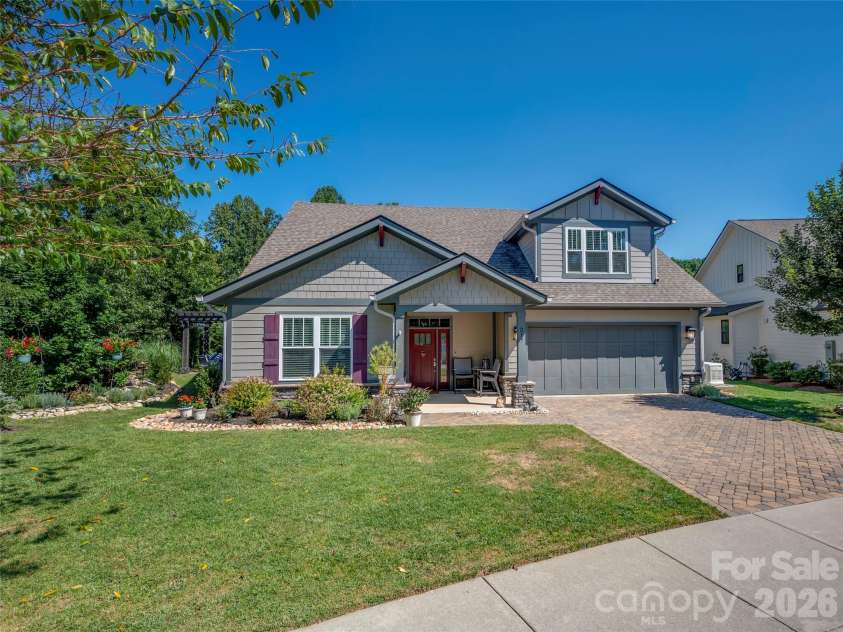 217 Hogans View Circle, Hendersonville, NC 28739.  MLS# CAR4417393, YatesRealty ID 47222. 