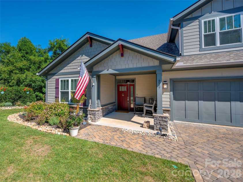 217 Hogans View Circle, Hendersonville, NC 28739.  MLS# CAR4417393, YatesRealty ID 47222. 