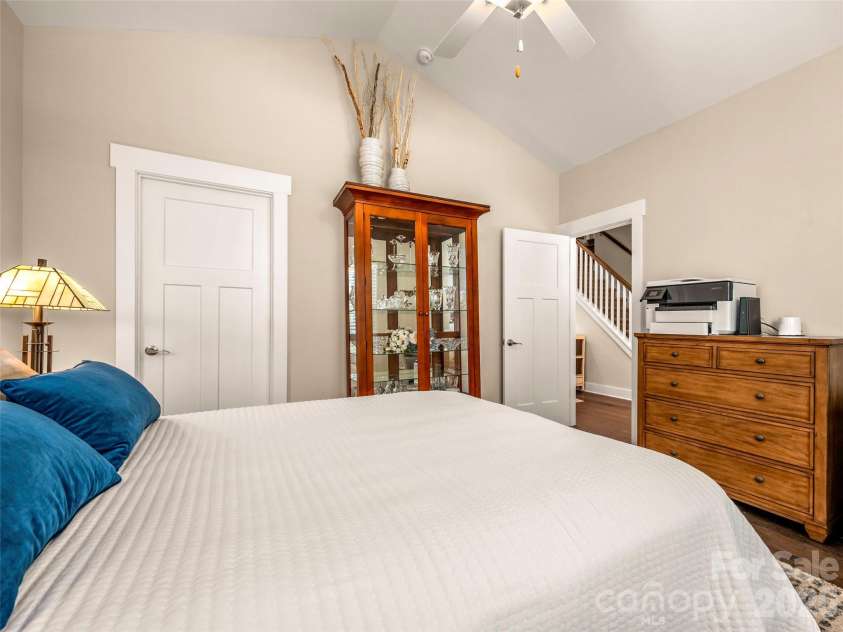 217 Hogans View Circle, Hendersonville, NC 28739.  MLS# CAR4417393, YatesRealty ID 47222. 