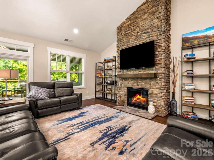 217 Hogans View Circle, Hendersonville, NC 28739.  MLS# CAR4417393, YatesRealty ID 47222. 