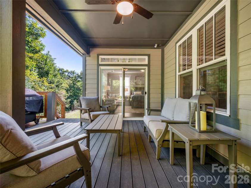 217 Hogans View Circle, Hendersonville, NC 28739.  MLS# CAR4417393, YatesRealty ID 47222. 
