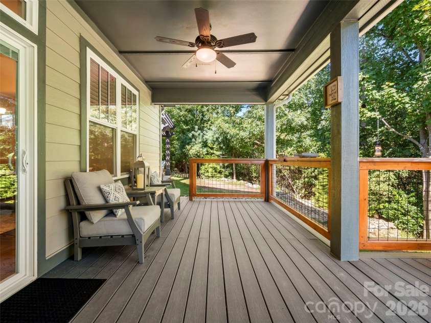 217 Hogans View Circle, Hendersonville, NC 28739.  MLS# CAR4417393, YatesRealty ID 47222. 