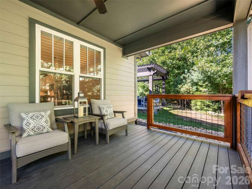 217 Hogans View Circle, Hendersonville, NC 28739.  MLS# CAR4417393, YatesRealty ID 47222. 