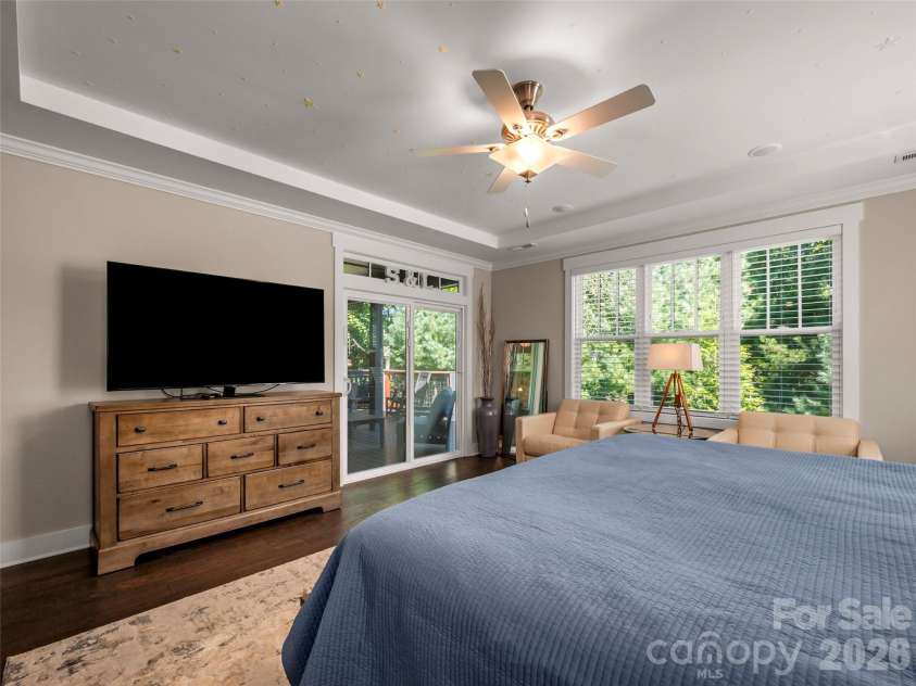 217 Hogans View Circle, Hendersonville, NC 28739.  MLS# CAR4417393, YatesRealty ID 47222. 