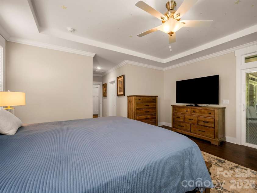 217 Hogans View Circle, Hendersonville, NC 28739.  MLS# CAR4417393, YatesRealty ID 47222. 