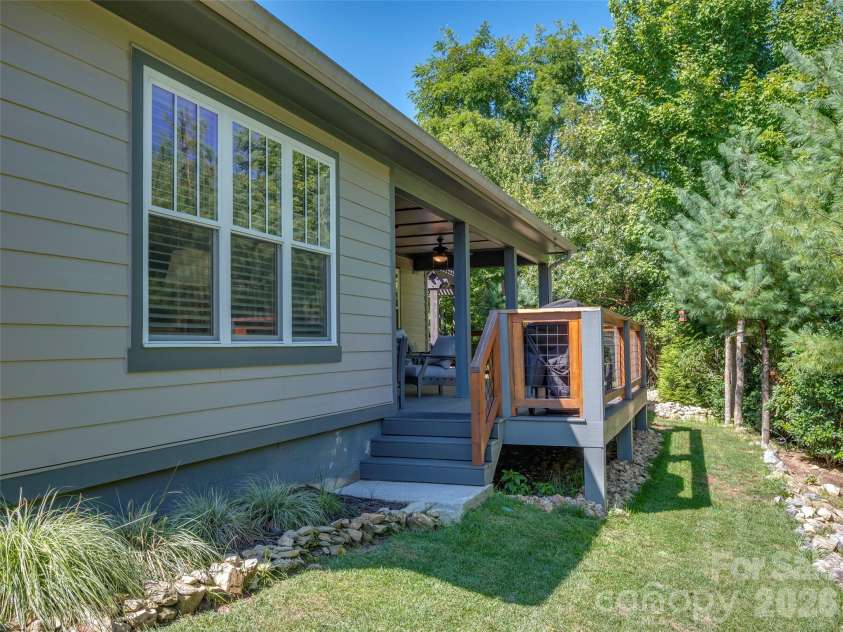 217 Hogans View Circle, Hendersonville, NC 28739.  MLS# CAR4417393, YatesRealty ID 47222. 