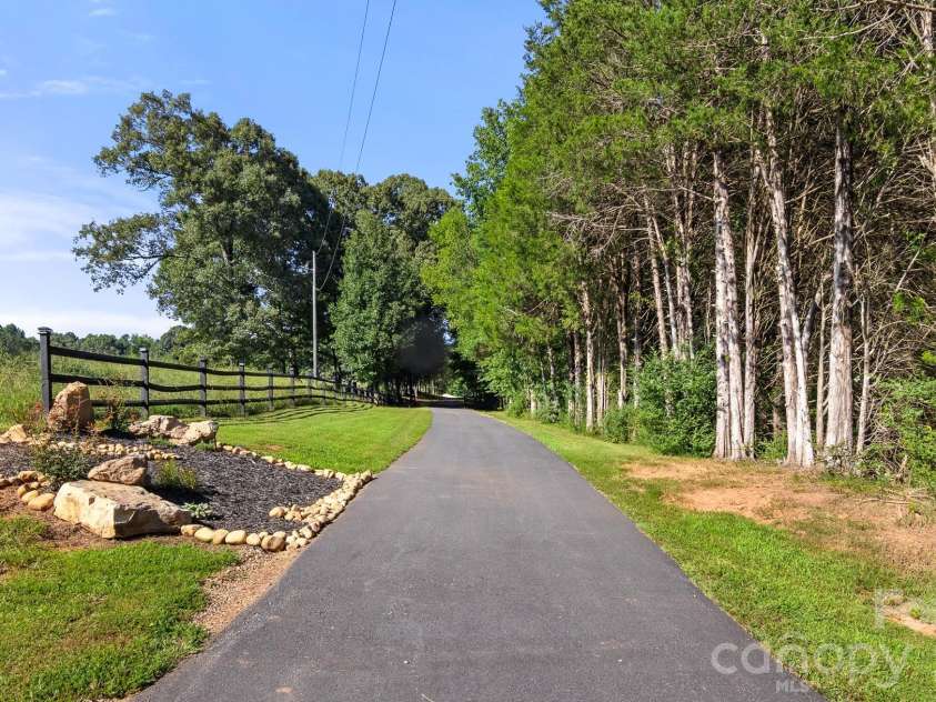 613 Perry Road, Troutman, NC 28166.  MLS# CAR4418970, YatesRealty ID 47223. 