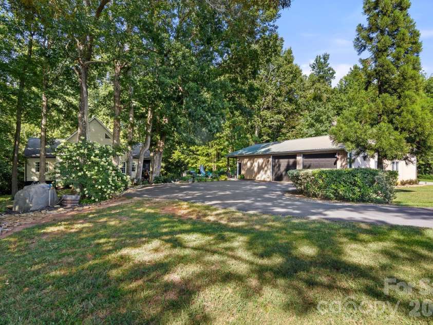 613 Perry Road, Troutman, NC 28166.  MLS# CAR4418970, YatesRealty ID 47223. 