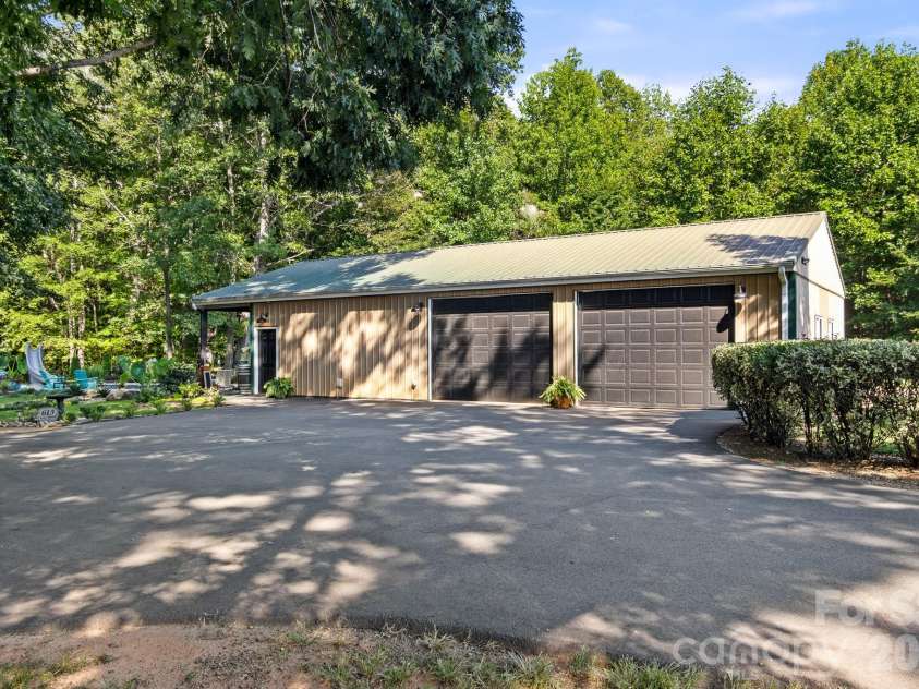 613 Perry Road, Troutman, NC 28166.  MLS# CAR4418970, YatesRealty ID 47223. 