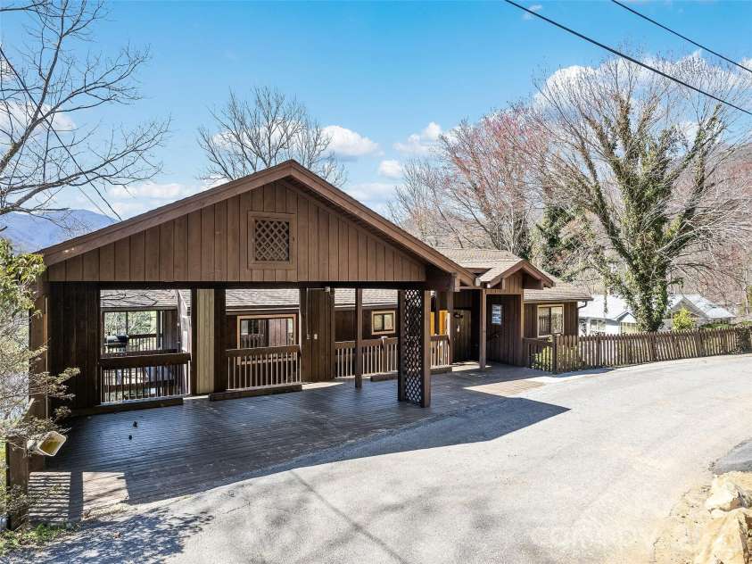 182 Allison Drive, Maggie Valley, NC 28751.  MLS# CAR4418843, YatesRealty ID 47226. 