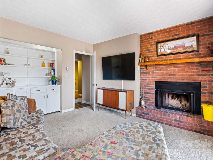 182 Allison Drive, Maggie Valley, NC 28751.  MLS# CAR4418843, YatesRealty ID 47226. 