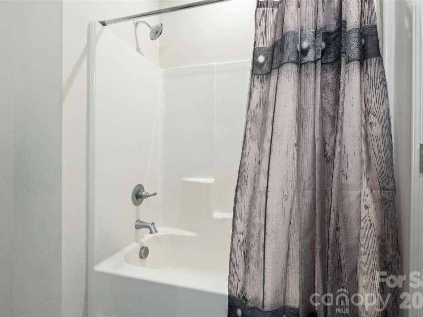 165 Rambler Lane, Blacksburg, SC 29702.  MLS# CAR4418607, YatesRealty ID 47229. Bathroom 2