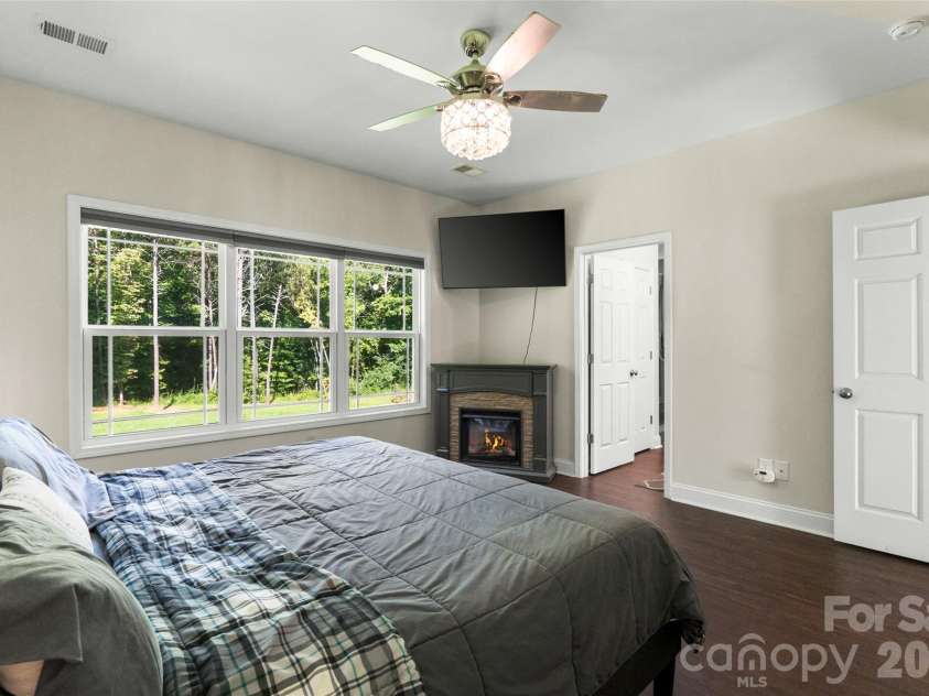 165 Rambler Lane, Blacksburg, SC 29702.  MLS# CAR4418607, YatesRealty ID 47229. Primary Bedroom