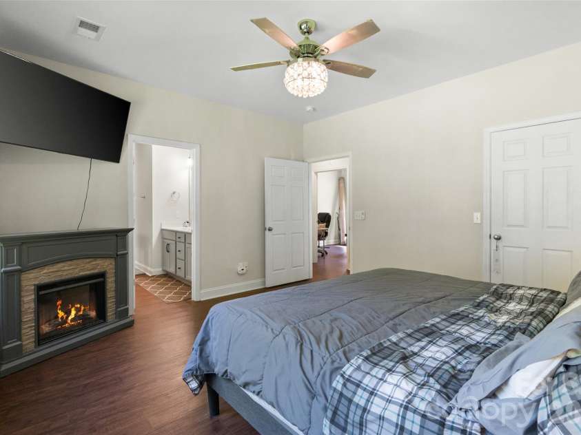 165 Rambler Lane, Blacksburg, SC 29702.  MLS# CAR4418607, YatesRealty ID 47229. Primary Bedroom