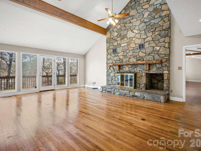 16631 Harbor View Road, Charlotte, NC 28278.  MLS# CAR4345664, YatesRealty ID 4723. 