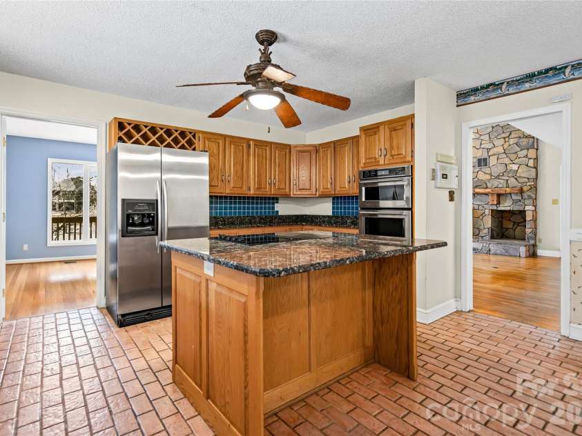 16631 Harbor View Road, Charlotte, NC 28278.  MLS# CAR4345664, YatesRealty ID 4723. 