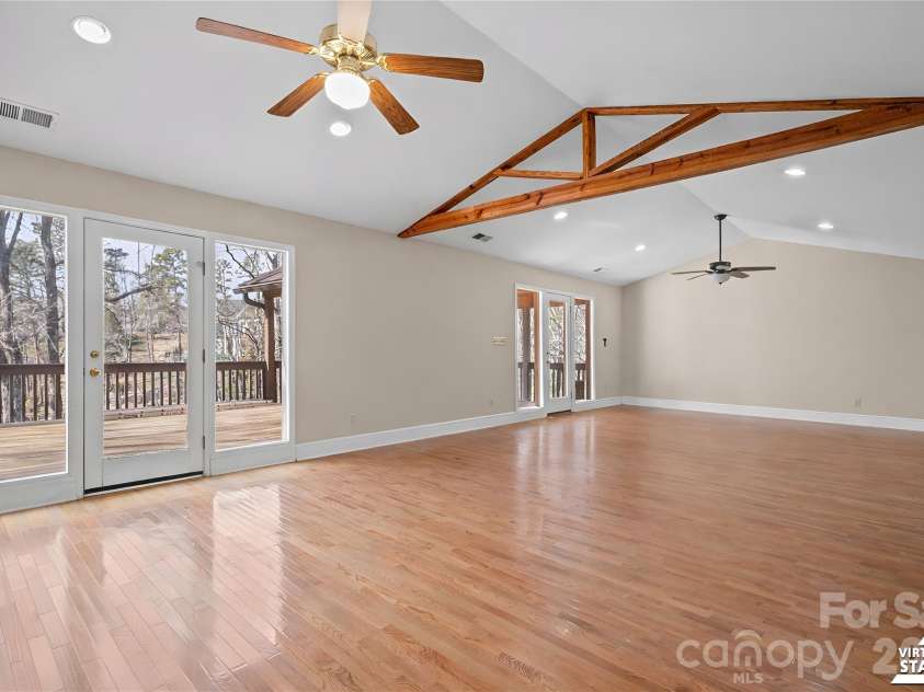 16631 Harbor View Road, Charlotte, NC 28278.  MLS# CAR4345664, YatesRealty ID 4723. 