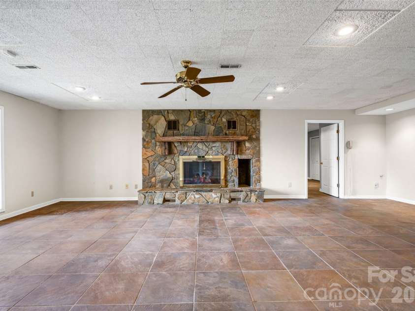 16631 Harbor View Road, Charlotte, NC 28278.  MLS# CAR4345664, YatesRealty ID 4723. 