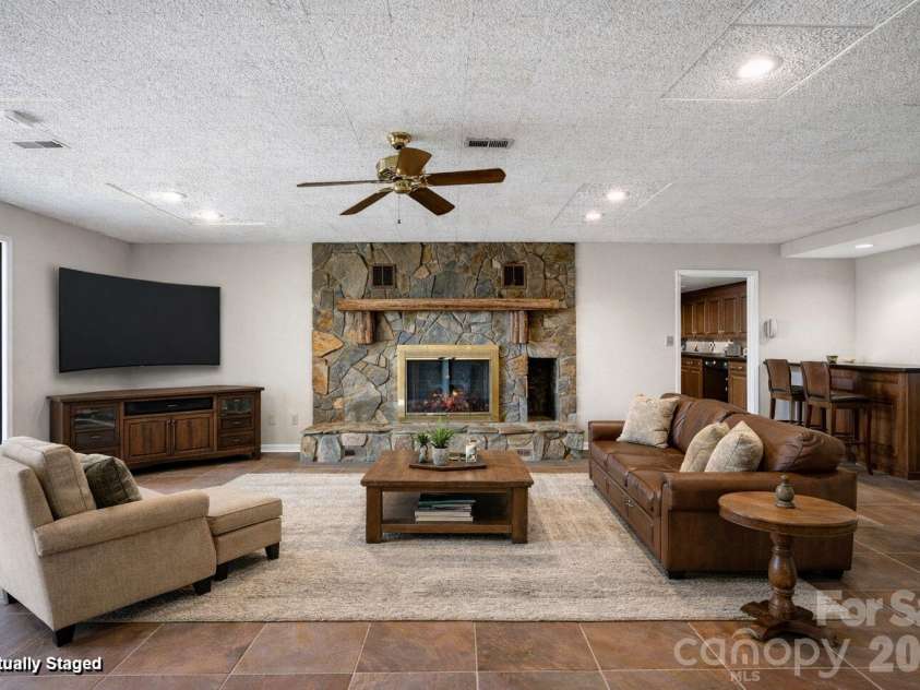 16631 Harbor View Road, Charlotte, NC 28278.  MLS# CAR4345664, YatesRealty ID 4723. 